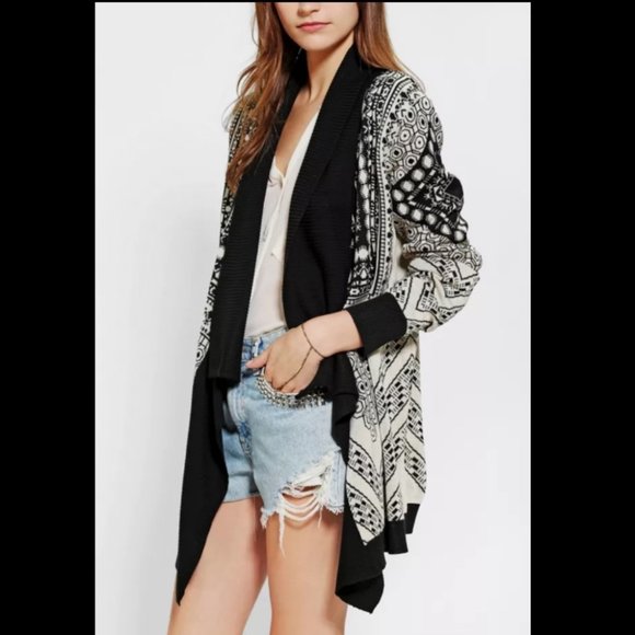 Urban Outfitters Sweaters - UO Staring At Stars Intarsia Drape Open Cardigan Euc Black Cream Sweater